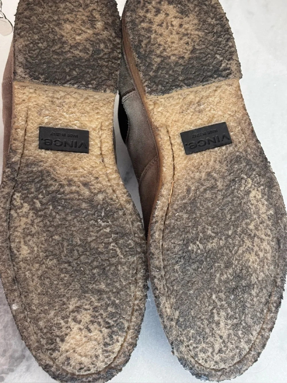 Vince Men's Chukka Boots in Taupe Suede with Black Elastic GUC size 11